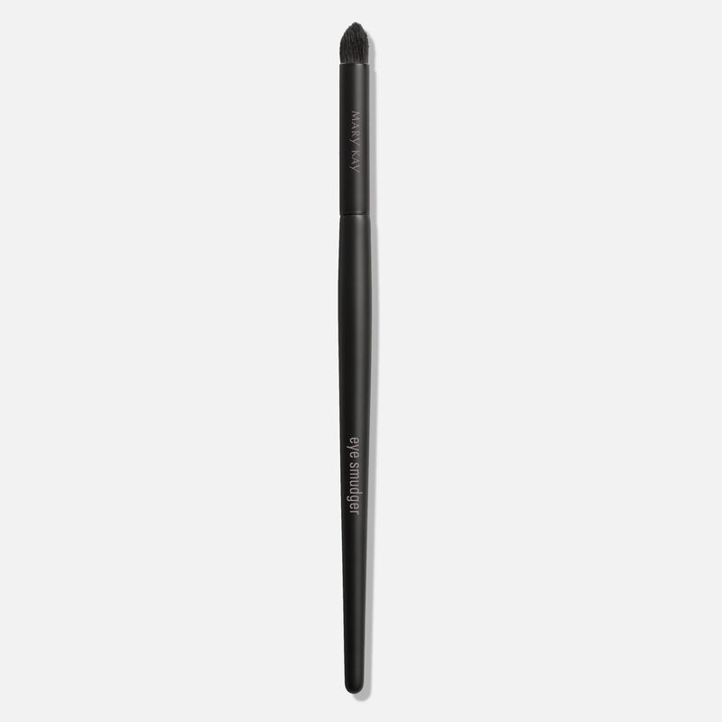 560109-UNL-GB-MKEssential-BrushSet-EyeSmudgerBrush-DM_9667-Hi-Res-1.jpg